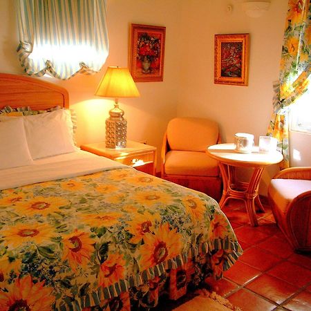 At Wind Chimes Boutique Hotel Сан Хуан Екстериор снимка