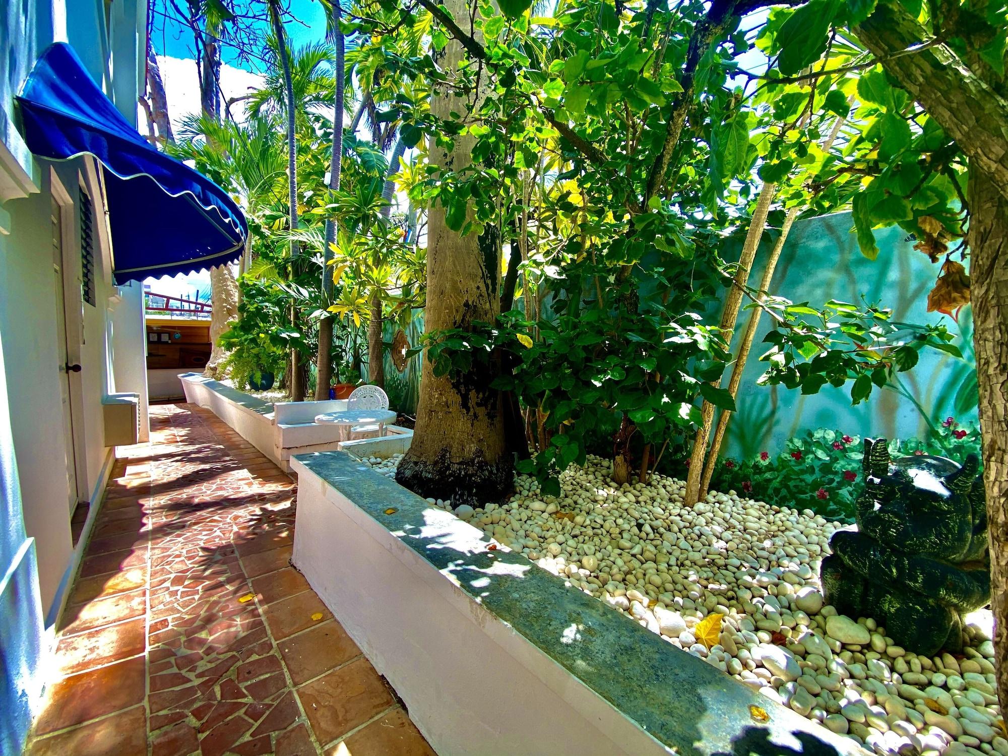 At Wind Chimes Boutique Hotel Сан Хуан Екстериор снимка